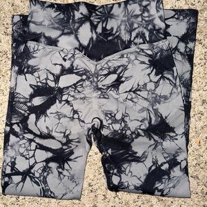 Amazon Black and Gray Patterned Leggings